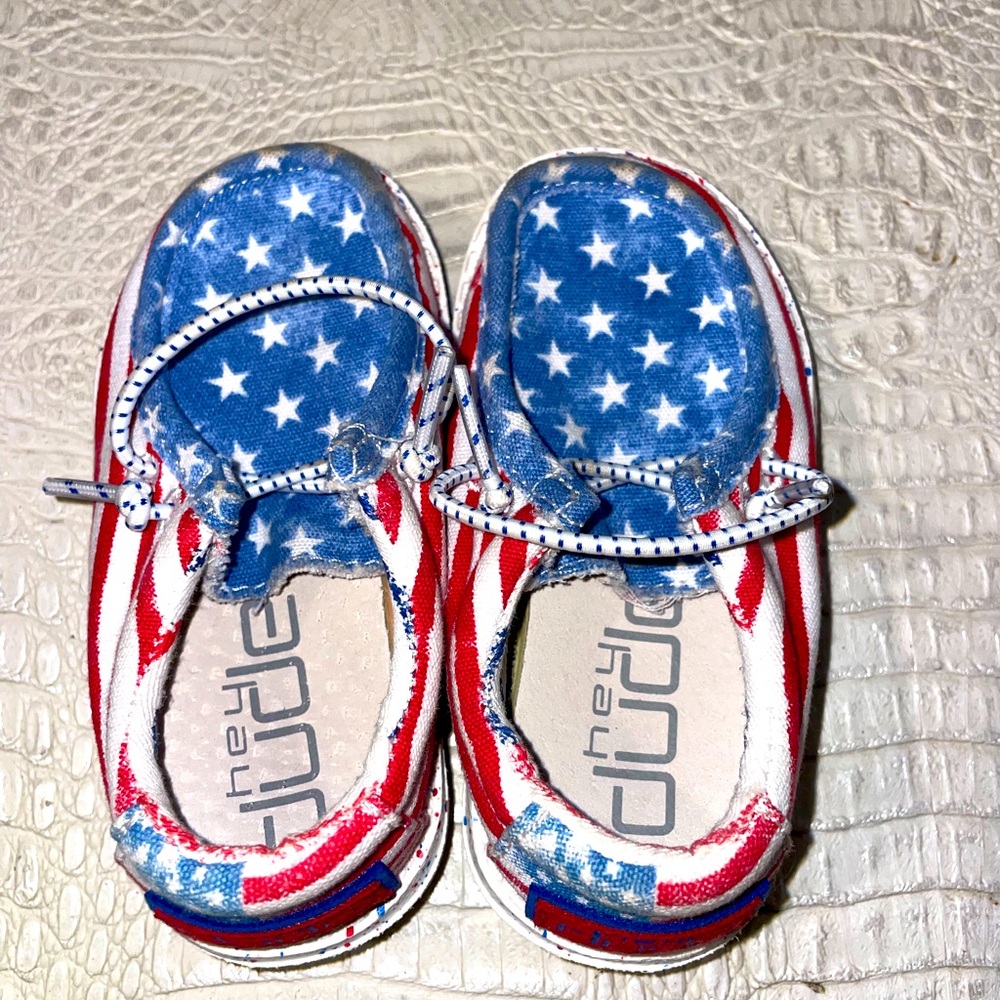 HeyDude infant size 5